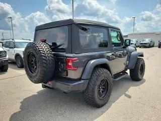 Jeep Wrangler 2018 4x4 Sport 2 puertas SUV (lanzamiento a mitad de año)