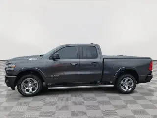 Ram 1500 2025 4x4 Big Horn 4 puertas Quad Cab 6.4 pies. Pickup SB