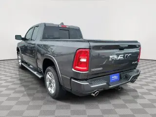 Ram 1500 2025 4x4 Big Horn 4 puertas Quad Cab 6.4 pies. Pickup SB