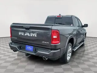 Ram 1500 2025 4x4 Big Horn 4 puertas Quad Cab 6.4 pies. Pickup SB