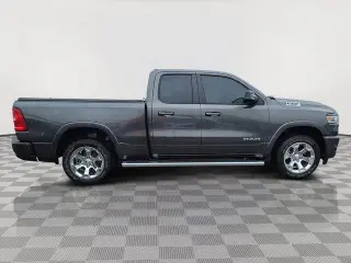 Ram 1500 2025 4x4 Big Horn 4 puertas Quad Cab 6.4 pies. Pickup SB