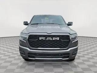 Ram 1500 2025 4x4 Big Horn 4 puertas Quad Cab 6.4 pies. Pickup SB
