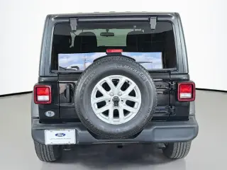 Jeep Wrangler 2023 4x4 Sport 2 puertas SUV