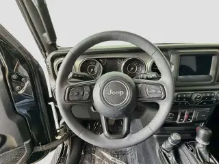 Jeep Wrangler 2023 4x4 Sport 2 puertas SUV