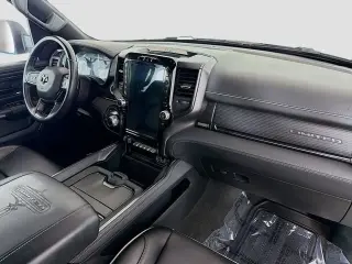 Ram 1500 2022 4x4 Limited 4 puertas Cabina Crew 5.6 pies. Pickup con caja corta