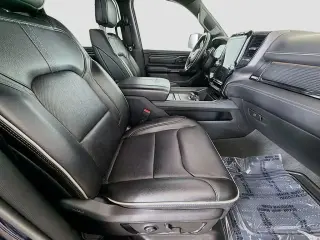 Ram 1500 2022 4x4 Limited 4 puertas Cabina Crew 5.6 pies. Pickup con caja corta