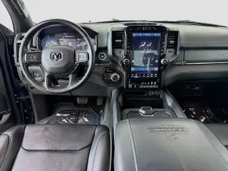 Ram 1500 2022 4x4 Limited 4 puertas Cabina Crew 5.6 pies. Pickup con caja corta