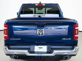 Ram 1500 2023 4x4 Laramie 4 puertas Cabina Crew 5.6 ft. SB Pickup