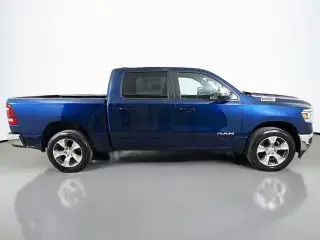 Ram 1500 2023 4x4 Laramie 4 puertas Cabina Crew 5.6 ft. SB Pickup