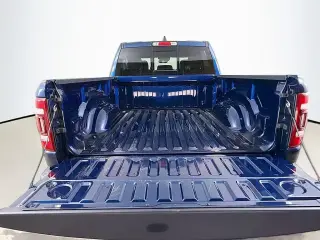Ram 1500 2023 4x4 Laramie 4 puertas Cabina Crew 5.6 ft. SB Pickup