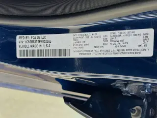 Ram 1500 2023 4x4 Laramie 4 puertas Cabina Crew 5.6 ft. SB Pickup