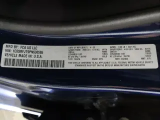 Ram 1500 2023 4x4 Laramie 4 puertas Cabina Crew 5.6 ft. SB Pickup