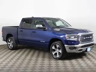 Ram 1500 2023 4x4 Laramie 4 puertas Cabina Crew 5.6 ft. SB Pickup