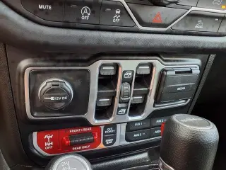 Jeep Gladiator 2025 4x4 Rubicon 4 puertas Crew Cab 5.0 pies SB