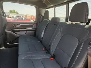 Ram 1500 2025 4x4 Lone Star Cabina Doble 4 puertas 5.6 pies. Pickup SB