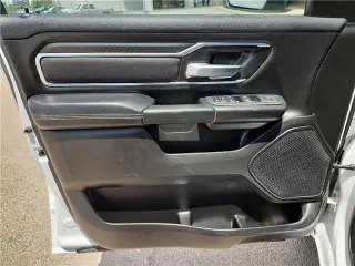 Ram 1500 2025 4x4 Big Horn Cabina Crew de 4 puertas, caja corta de 5.6 pies