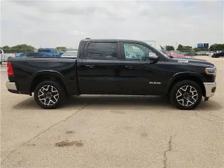 Ram 1500 2025 4x4 Laramie 4 puertas Cabina de equipo 5.6 pies. Pickup SB
