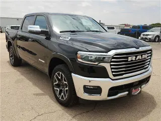 Ram 1500 2025 4x4 Laramie 4 puertas Cabina de equipo 5.6 pies. Pickup SB