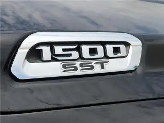 Ram 1500 2025 4x4 Laramie 4 puertas Cabina de equipo 5.6 pies. Pickup SB