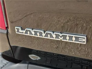 Ram 1500 2025 4x4 Laramie 4 puertas Cabina de equipo 5.6 pies. Pickup SB