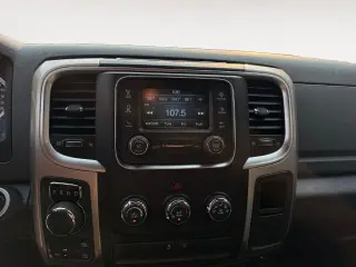 Ram 1500 2016 4x4 SLT Cabina Cuádruple 4 puertas 6.3 ft. Caja Corta Pickup