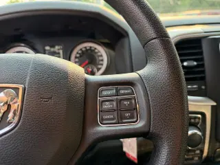 Ram 1500 2016 4x4 SLT Cabina Cuádruple 4 puertas 6.3 ft. Caja Corta Pickup