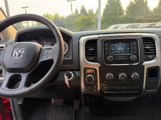 Ram 1500 2016 4x4 SLT Cabina Cuádruple 4 puertas 6.3 ft. Caja Corta Pickup
