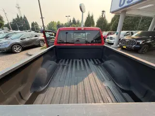 Ram 1500 2016 4x4 SLT Cabina Cuádruple 4 puertas 6.3 ft. Caja Corta Pickup