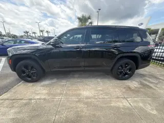 Jeep Grand Cherokee L 2024 4x2 Laredo 4 puertas SUV