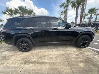 Jeep Grand Cherokee L 2024 4x2 Laredo 4 puertas SUV