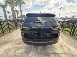 Jeep Grand Cherokee L 2024 4x2 Laredo 4 puertas SUV