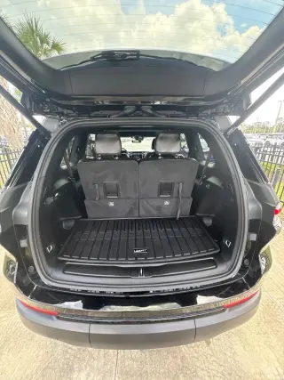 Jeep Grand Cherokee L 2024 4x2 Laredo 4 puertas SUV