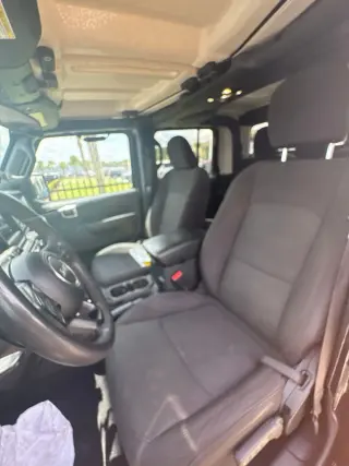 Jeep Gladiator 2023 4x4 Sport 4 puertas Cabina Crew 5.0 pies. SB