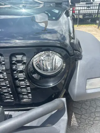 Jeep Gladiator 2023 4x4 Sport 4 puertas Cabina Crew 5.0 pies. SB