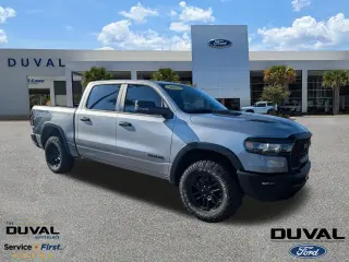 Ram 1500 2025 4x4 Rebel 4 puertas Cabina Crew 5.6 pies. Caja corta Pickup