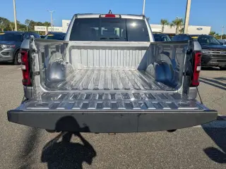 Ram 1500 2025 4x4 Rebel 4 puertas Cabina Crew 5.6 pies. Caja corta Pickup
