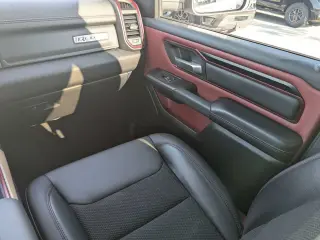 Ram 1500 2025 4x4 Rebel 4 puertas Cabina Crew 5.6 pies. Caja corta Pickup