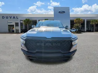 Ram 1500 2025 4x4 Rebel 4 puertas Cabina Crew 5.6 pies. Caja corta Pickup