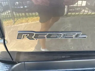 Ram 1500 2024 4x4 Rebel 4 puertas Cabina Crew 5.6 pies. Pickup SB
