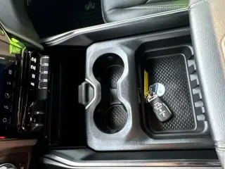 Ram 1500 2024 4x4 Rebel 4 puertas Cabina Crew 5.6 pies. Pickup SB