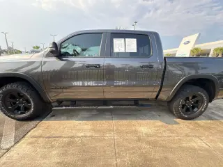 Ram 1500 2024 4x4 Rebel 4 puertas Cabina Crew 5.6 pies. Pickup SB