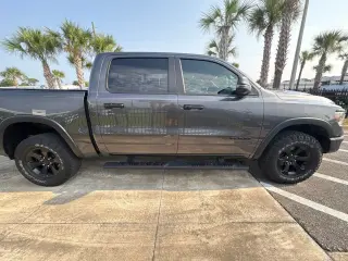 Ram 1500 2024 4x4 Rebel 4 puertas Cabina Crew 5.6 pies. Pickup SB