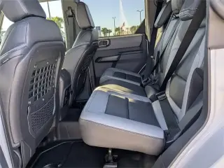 Ford Bronco 2024 4x4 Black Diamond 4 puertas SUV