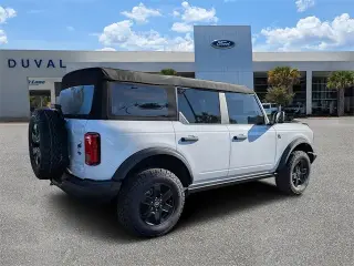 Ford Bronco 2024 4x4 Black Diamond 4 puertas SUV