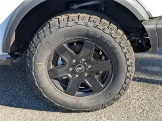 Ford Bronco 2024 4x4 Black Diamond 4 puertas SUV
