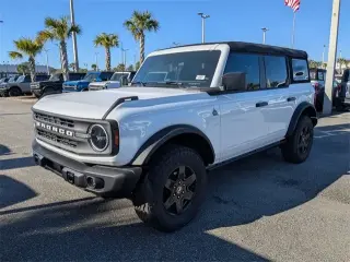 Ford Bronco 2024 4x4 Black Diamond 4 puertas SUV