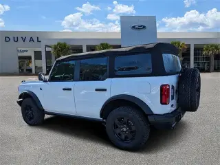 Ford Bronco 2024 4x4 Black Diamond 4 puertas SUV