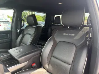 Ram 1500 2022 4x4 Laramie 4 puertas Cabina Crew 6.4 pies. Pickup SB