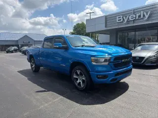 Ram 1500 2022 4x4 Laramie 4 puertas Cabina Crew 6.4 pies. Pickup SB