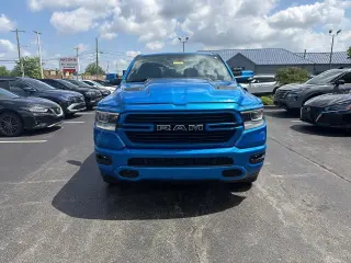 Ram 1500 2022 4x4 Laramie 4 puertas Cabina Crew 6.4 pies. Pickup SB